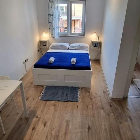 Апартаменты Tiny Studio Big Living Ровинь Экстерьер фото
