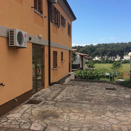Tiny Studio Big Living Ровинь Экстерьер фото